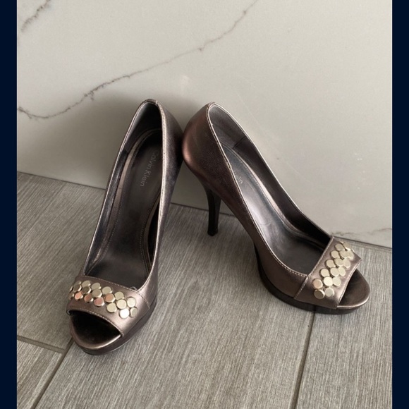 Calvin Klein heels - Picture 1 of 4